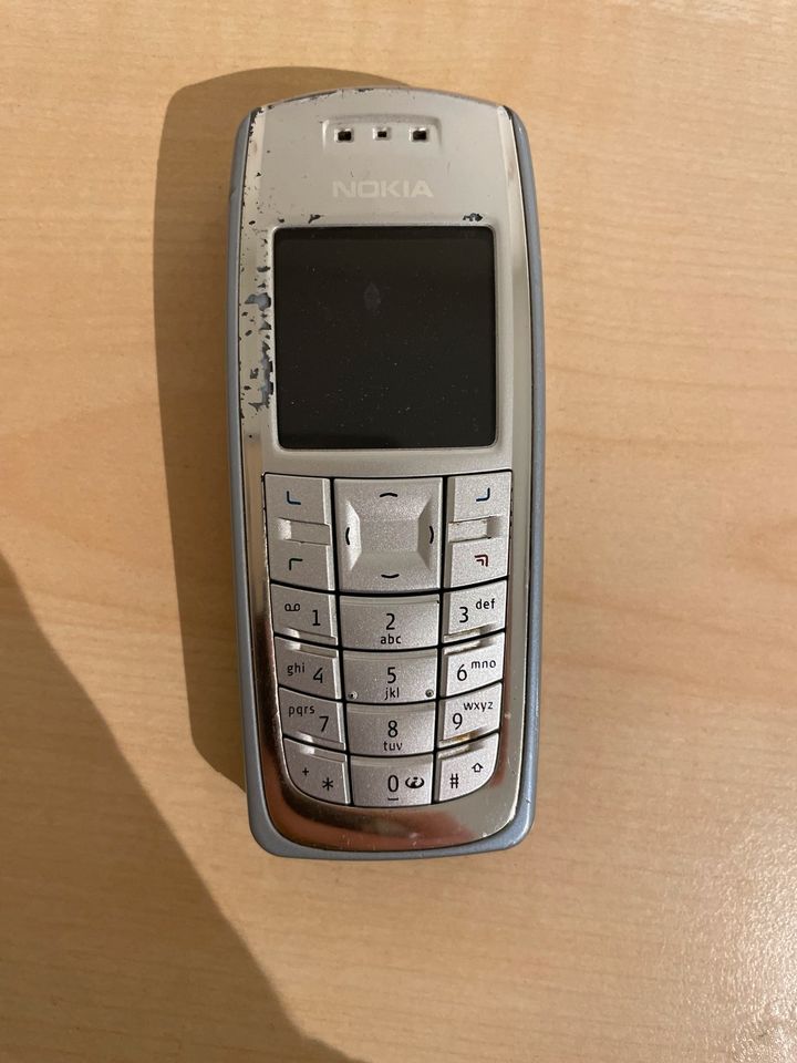 Nokia Handy inl Ladekabel in Frankfurt am Main