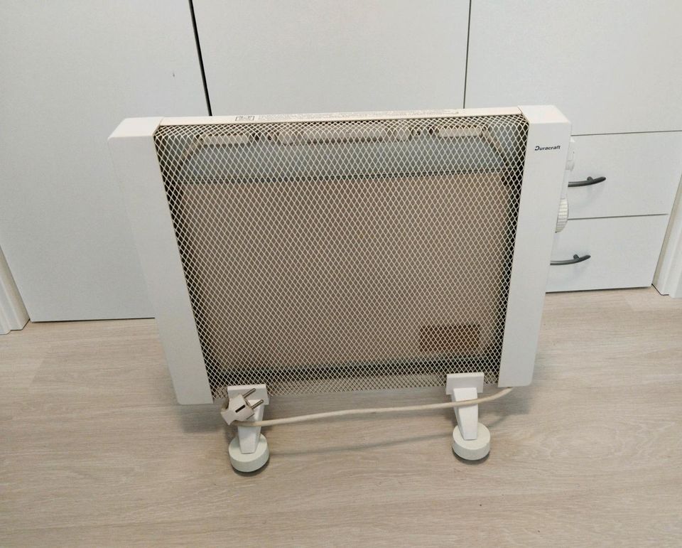 Elektroheizung Heizlüfter Radiator 1000W in Niedenstein