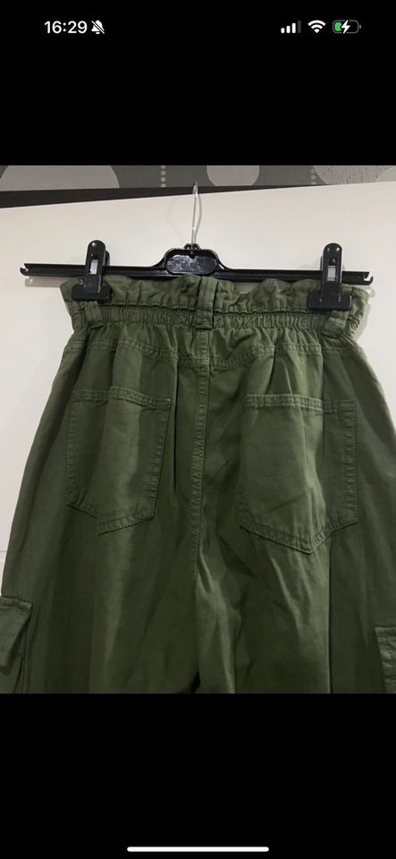 Bershka Cargohose 34 in Rotenburg