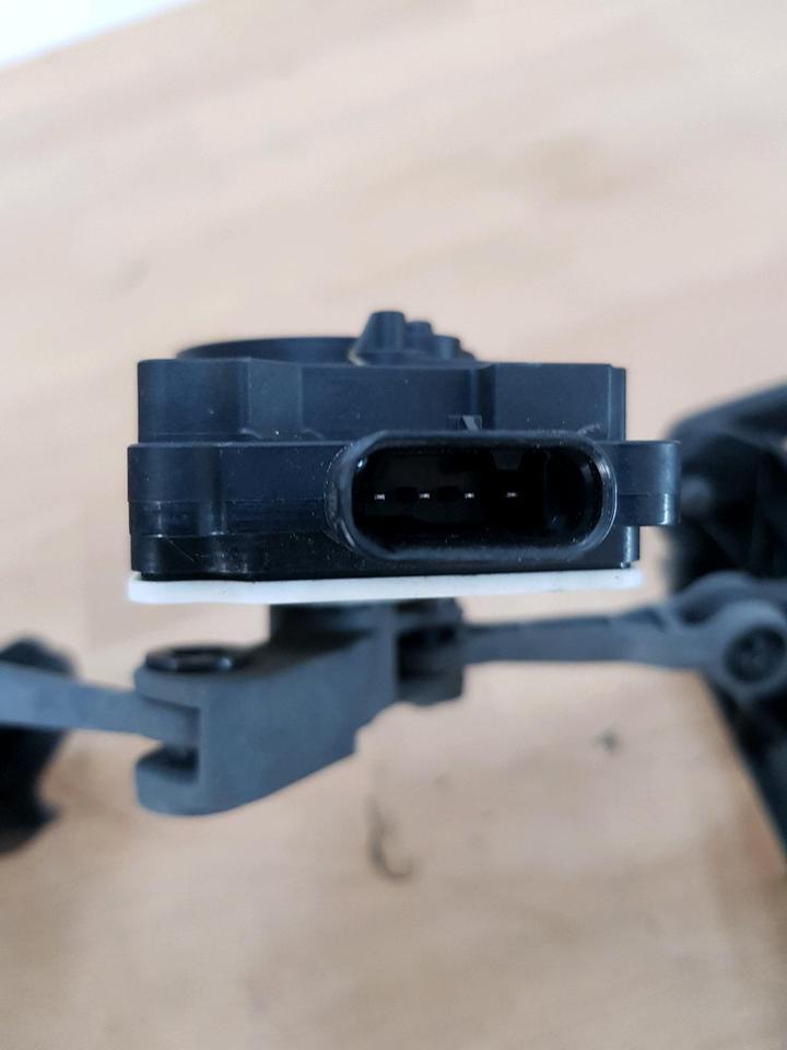Gitter Grill Luftklappensteuerung Luftkanal  BMW G30 G31  bj2020 in Ennepetal