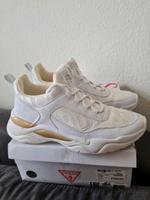 Guess Leoparden Leo Sneaker Schuhe Gr 40 weiß gold Baden-Württemberg - Oberkirch Vorschau