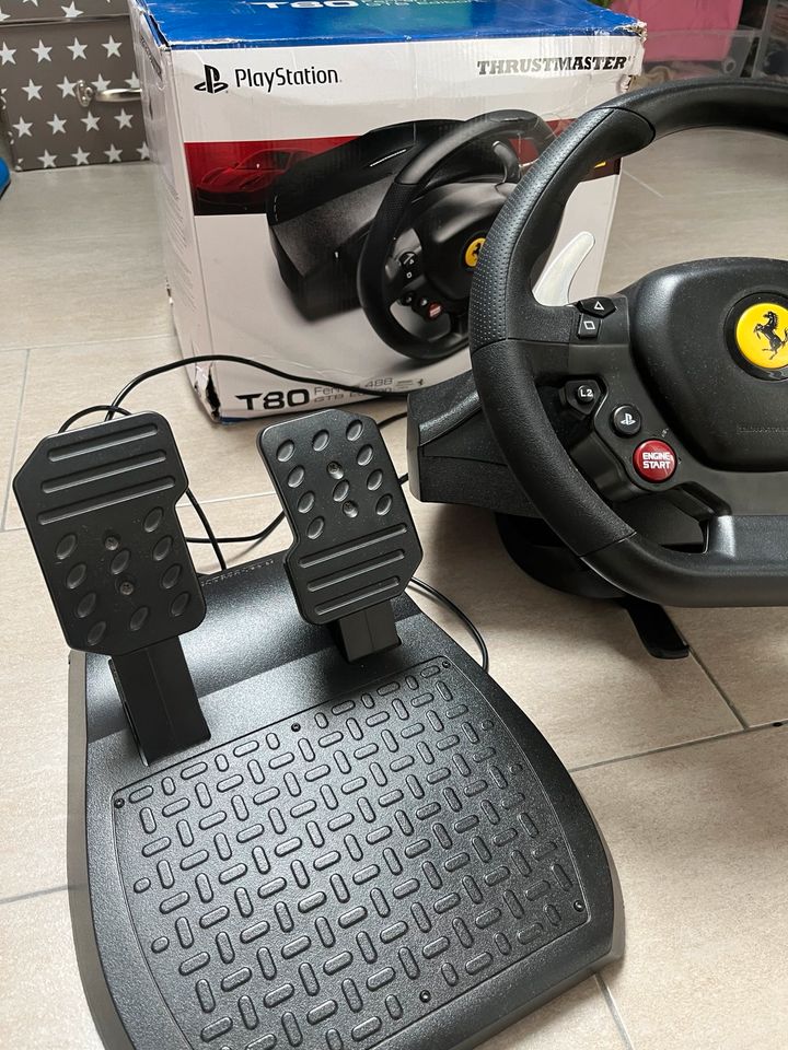 T80 Thrustmaster Ferrari Lenkrad für PlayStation in Centrum