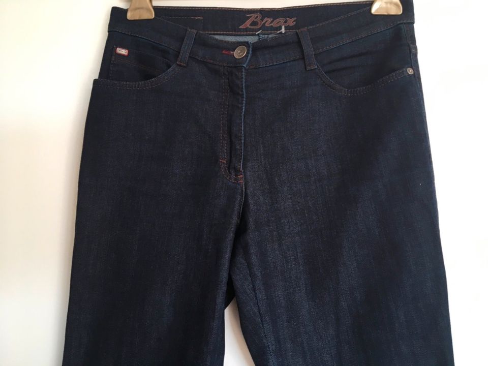 Brax Jeans Gr 38/40 neuwertiger Zustand, dunkelblau, MARY !! in Bünde