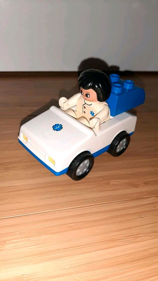 LEGO Duplo Set Werkstatt Krankenwagen Hubschrauber  Alt Sammlung in Karlsfeld