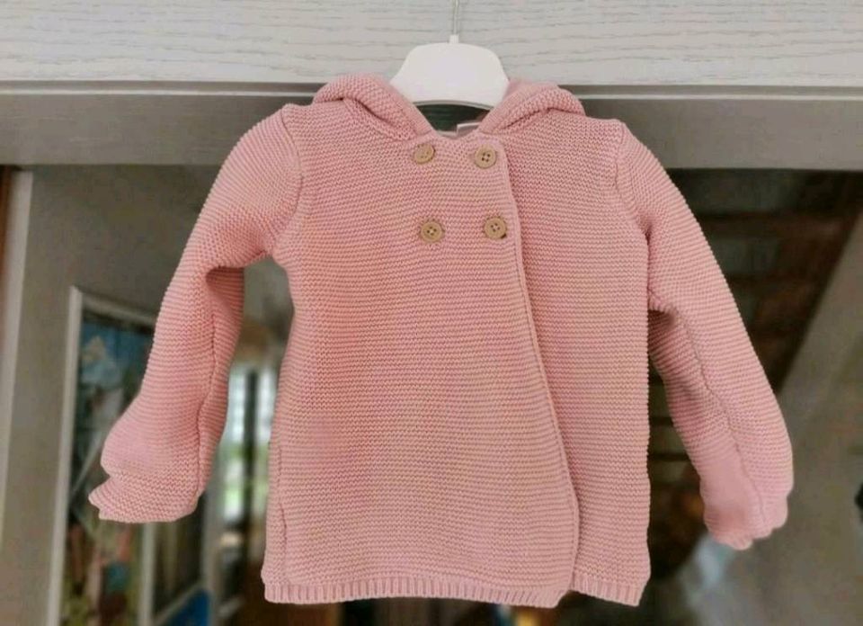 Strickjacke leicht gefüttert rosa mit Ohren Größe 86/92 in Starsiedel