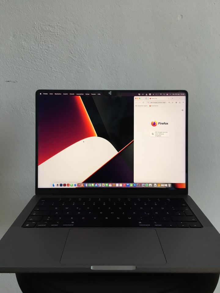 MacBook Pro 14 aus 2021 in Hamburg