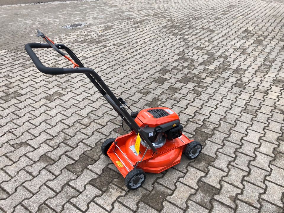 Husqvarna Benzinrasenmäher LB 146 in Teisendorf