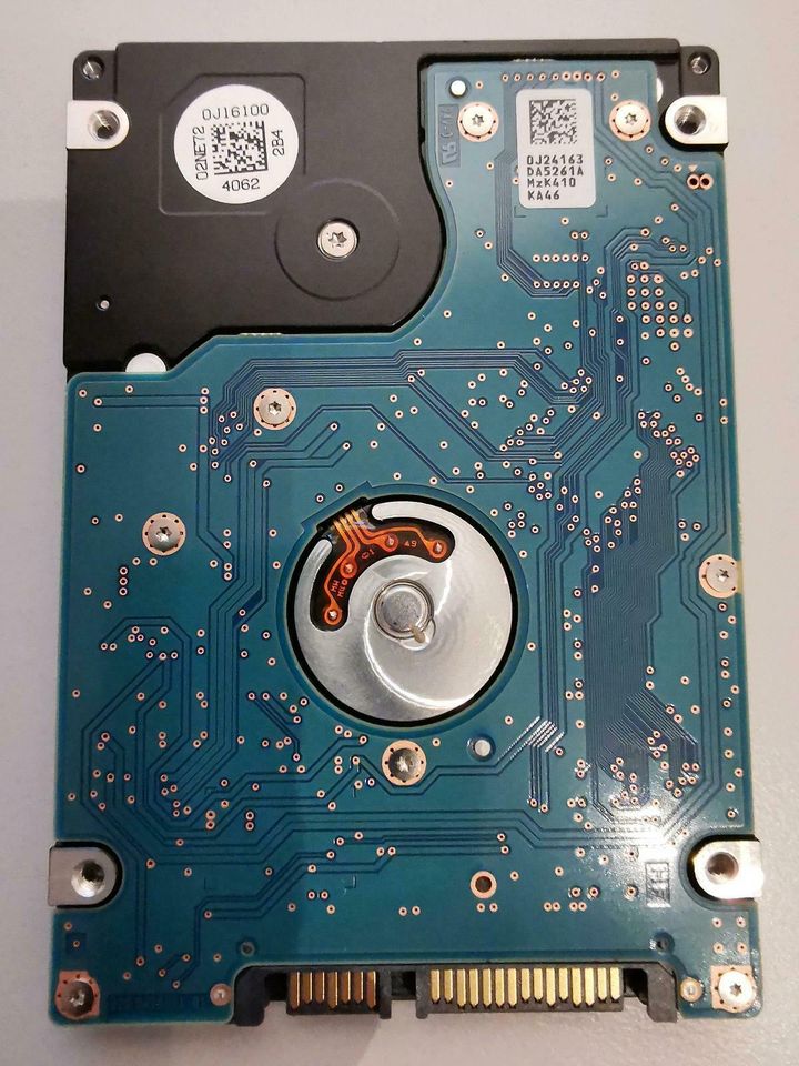 HGST Sata 2,5" Festplatte HTS725050A7E630 500GB in Hattersheim am Main