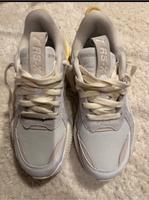 Puma Sneaker 37,5 NEU Schuhe Bayern - Thüngersheim Vorschau