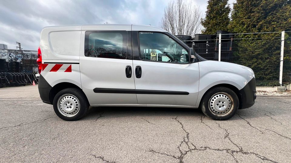 Opel Combo 1.3 CTDi Transporter, Alu-Werkstattschränke, Kasten in Hagen