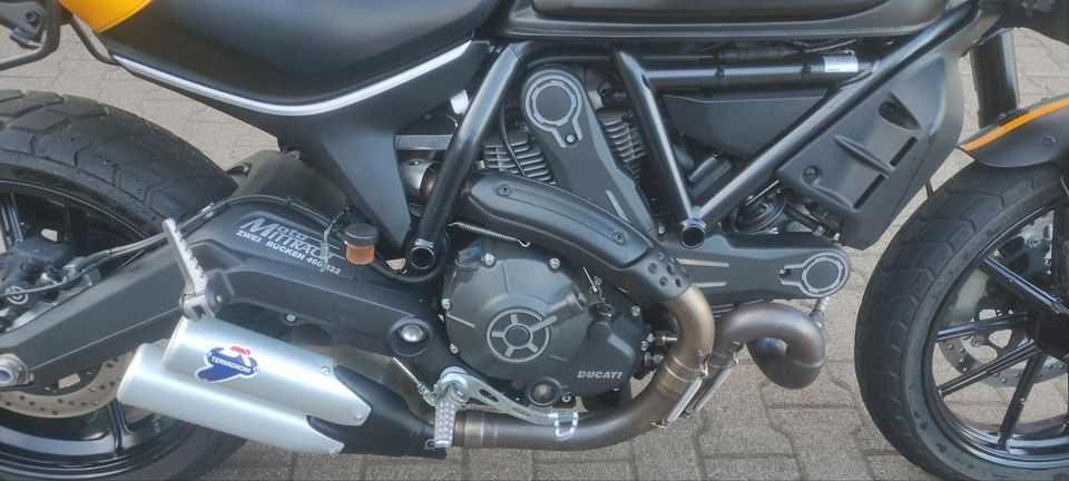 Ducati Scrambler 800 Full Throttle in Althornbach
