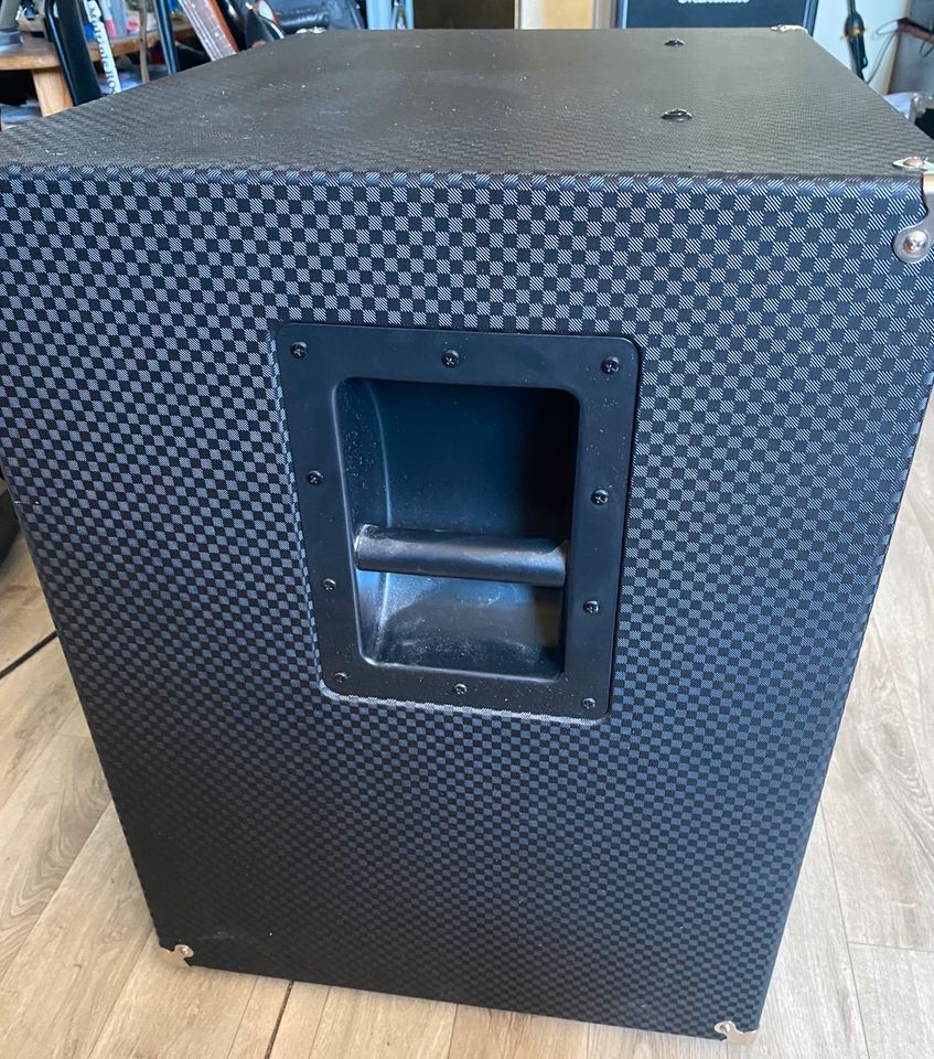 Ampeg Portaflex PF-115 LF Bassbox in Berlin