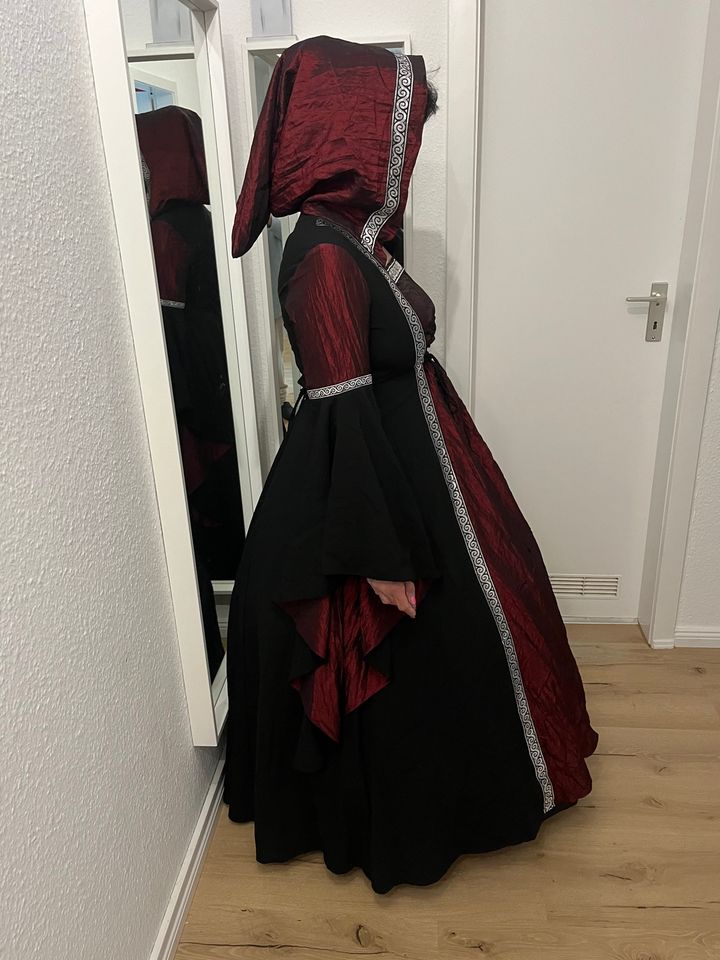 Priscus Vestitus Mittelalter Kleid, Handarbeit, NP: 600,- in Wedel