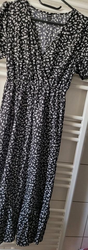 Kleid Gr. S 36 schwarz mit Blumen neu schön leicht in Rostock