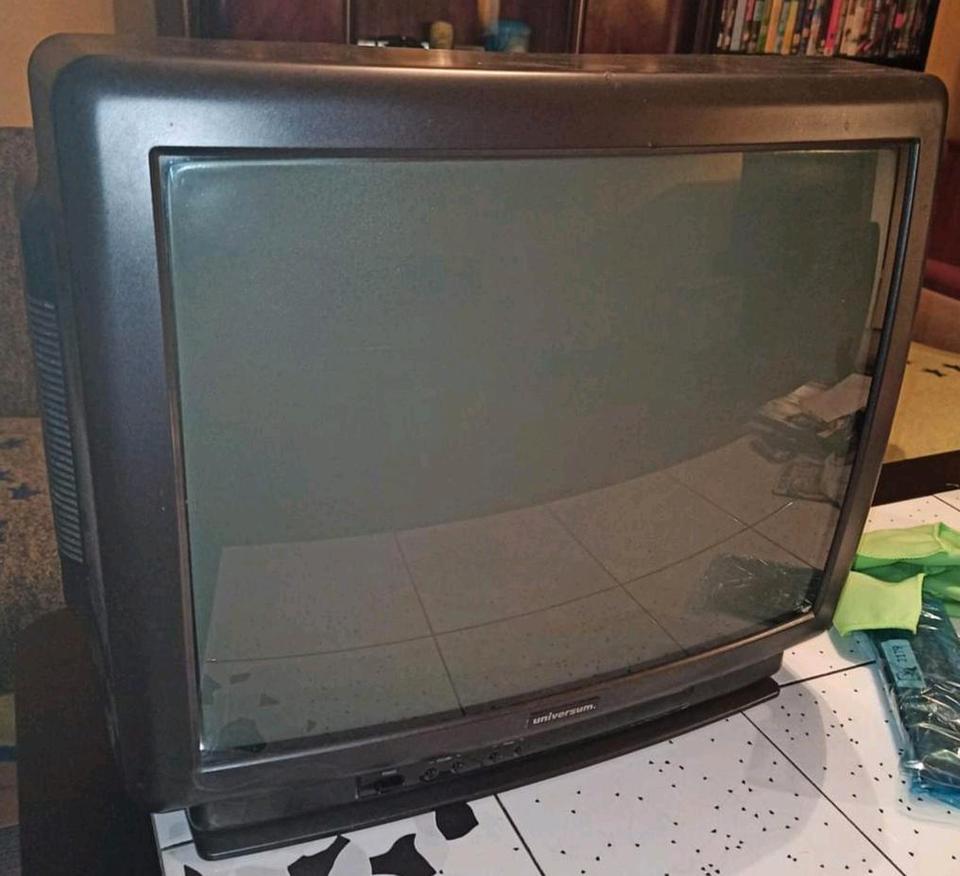 Röhrenfernseher Universum FT 8151 - Quelle Fürth - Fernseher in Hainichen