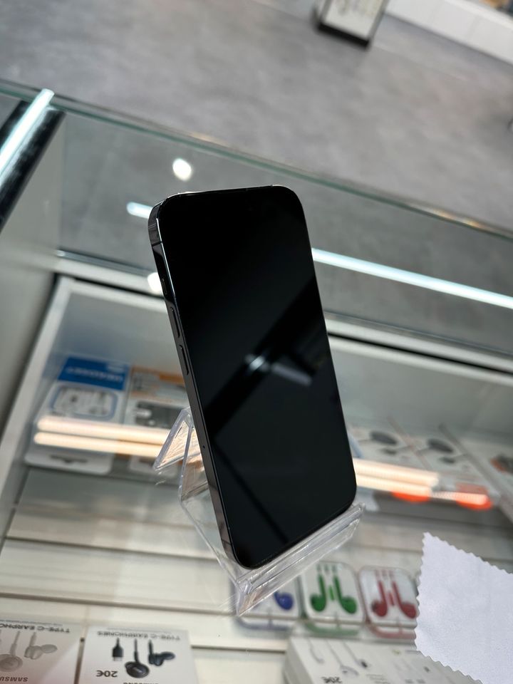 Apple iPhone 14 Pro 128GB in Lila mit 88% Akku Kapazität in Frankfurt am Main