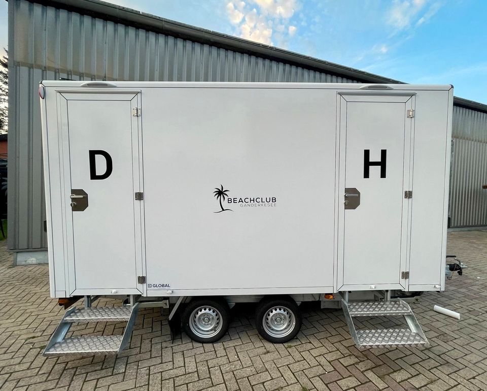 Toilettenwagen VIP WC Anhänger Autark 200 Person Mobile Toilette in Bremen