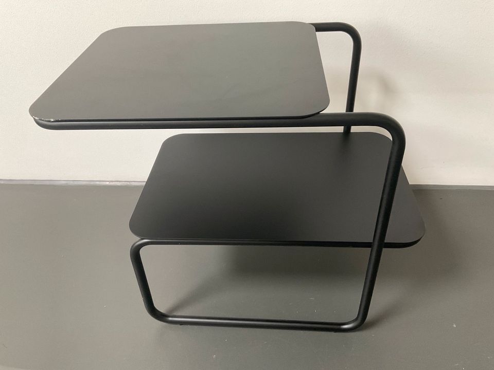 Ferm living side table schwarz -noch einer  vorhanden - reservier in Ingersheim