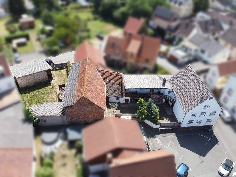 DIETZ: Einfamilienhaus mit Nebengebäude Scheunen und überdachten Flächen INKLUSIVE BAUGRUNDSTÜCK! in Schaafheim