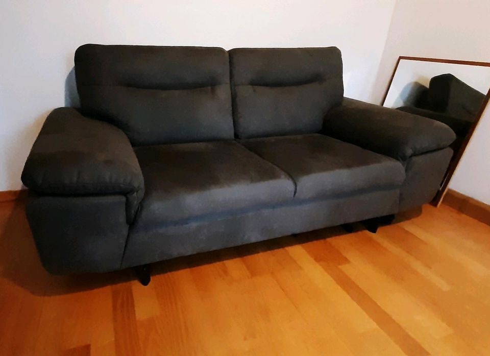 Zweier Couch neuwertig in Tuttlingen