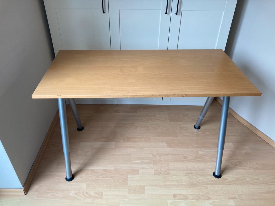 Ikea Schreibtisch in Waldfischbach-Burgalben