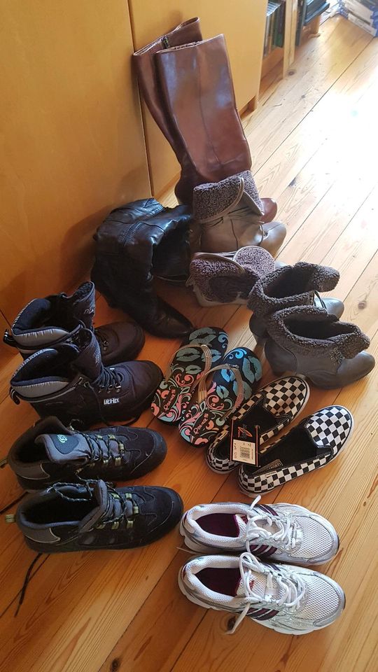 Damen-, Kinder-, Wanderschuhe in Rednitzhembach