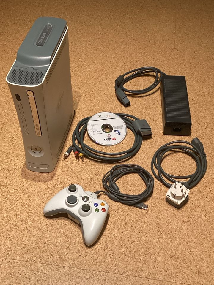 Microsoft XBOX 360 Spielekonsole 60 GB mit Zubehör, Bastlergerät in Bünde