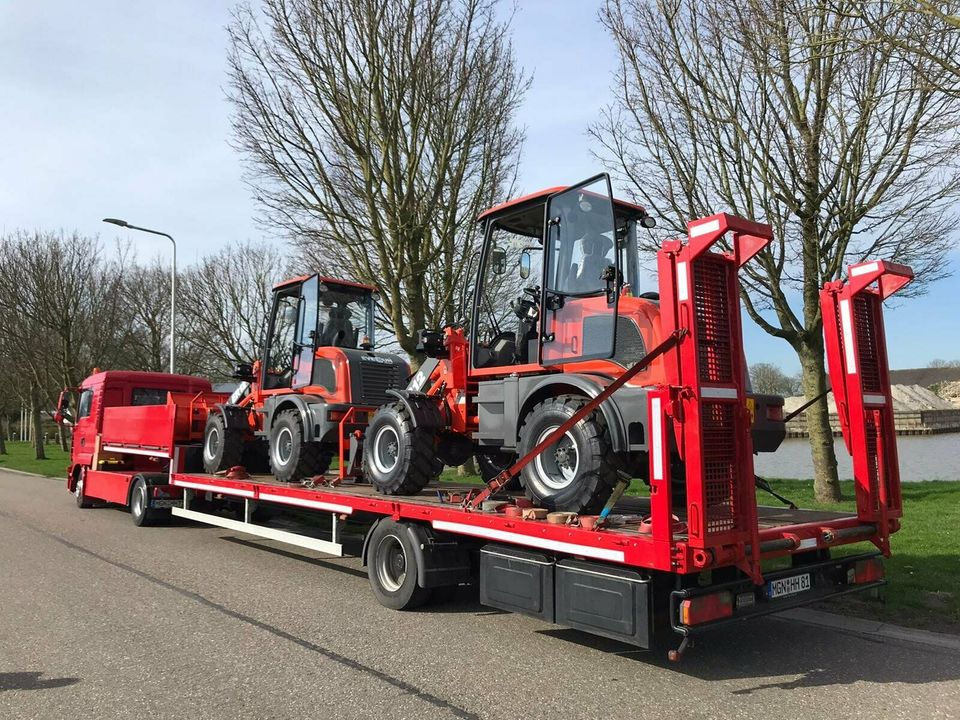 Traktorentransporte Fahrzeugtransporte Baumaschinentransporte in Meiningen