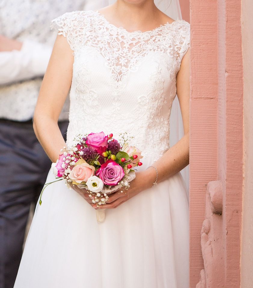 Hochzeitskleid/Brautkleid der Marke Valerie in Arzbach