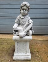 Beton garten statue Kind auf Säule Nordrhein-Westfalen - Brüggen Vorschau