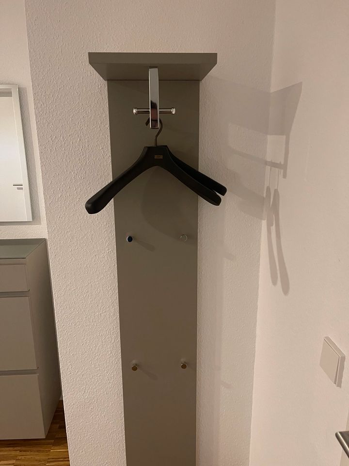 Garderobe mit Schuhschrank und Spiegel in Heilbronn