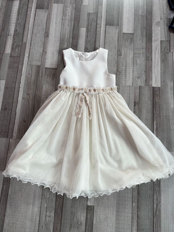 Sehr schönes Kleid Gr. 128 ❤️ in Meine