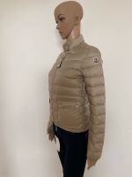 MONCLER Lans Kurze Daunenjacke Beige Gr 0 34 Neu Rechnung Frankfurt am Main - Eschersheim Vorschau