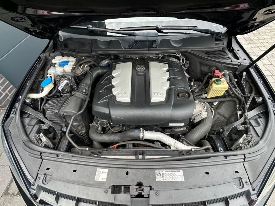 Volkswagen Touareg 3.0 V6 TDI Tiptronic BlueMotion Tech... in Kleve
