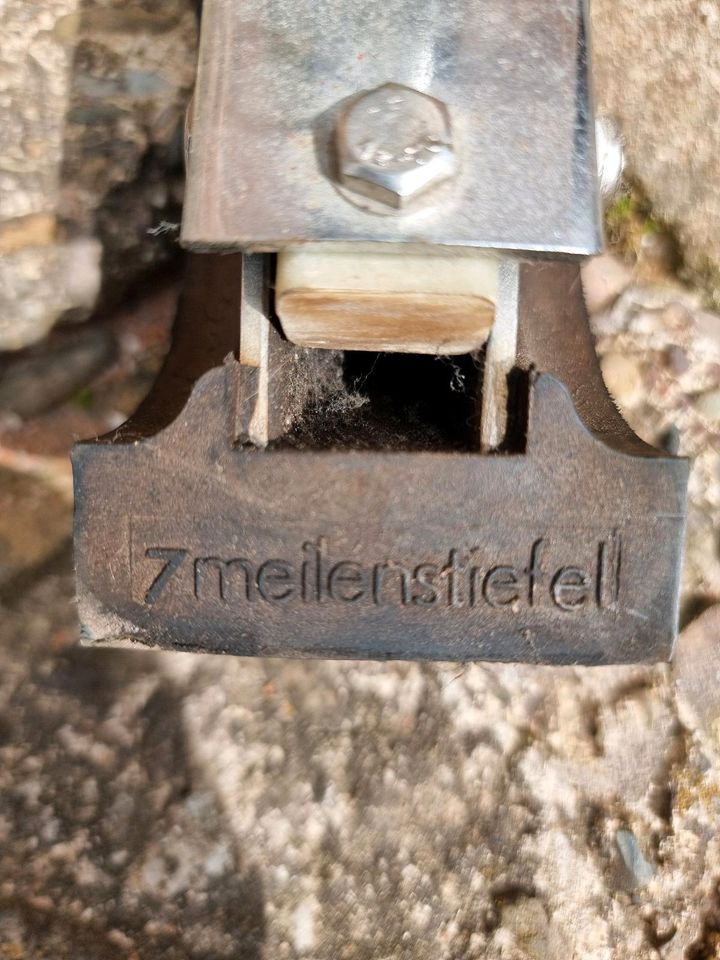 Siebenmeilenstiefel, 7 Meilen Stiefel, Sprungschuhe, Stelzen in Burgwald