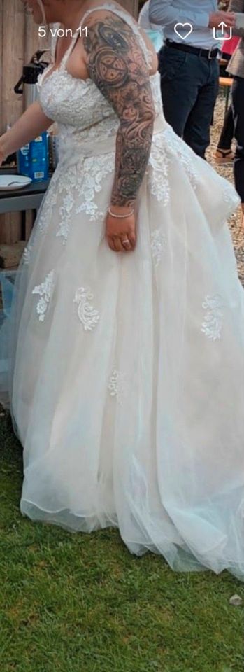 Hochzeitskleid Brautkleid Prinzessin in Holle