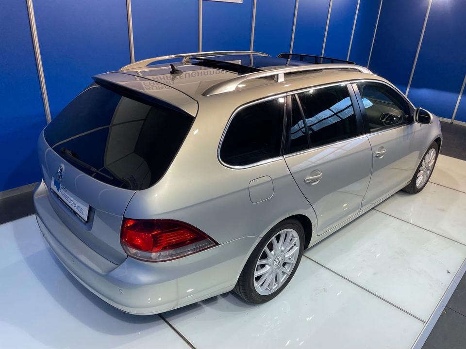 Volkswagen Golf VI Variant Highline 1.Hand *Bi-Xen*AHK*Pano in Nersingen
