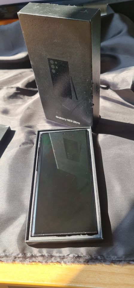 Samsung Galaxy S23 Ultra SM-S918B/DS - 512GB -Phantom Black in Essen