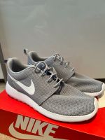 Nike Roshe Run Grau 44 NEU Niedersachsen - Bockenem Vorschau