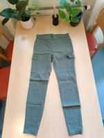Bequeme Jeans / Jeggings / Cargo in Khaki Grün 38 40 Hessen - Gießen Vorschau