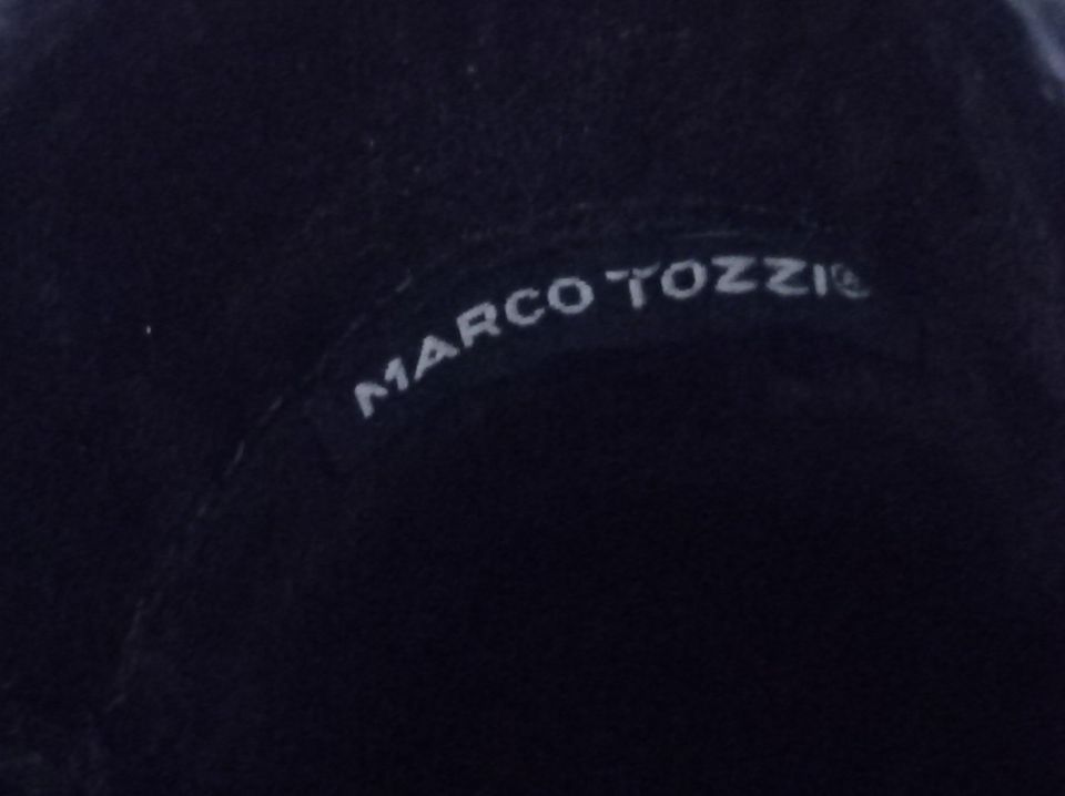 Marco Tozzi Chelsea Boots Lack nachtblau fast schwarz 40 in Flensburg