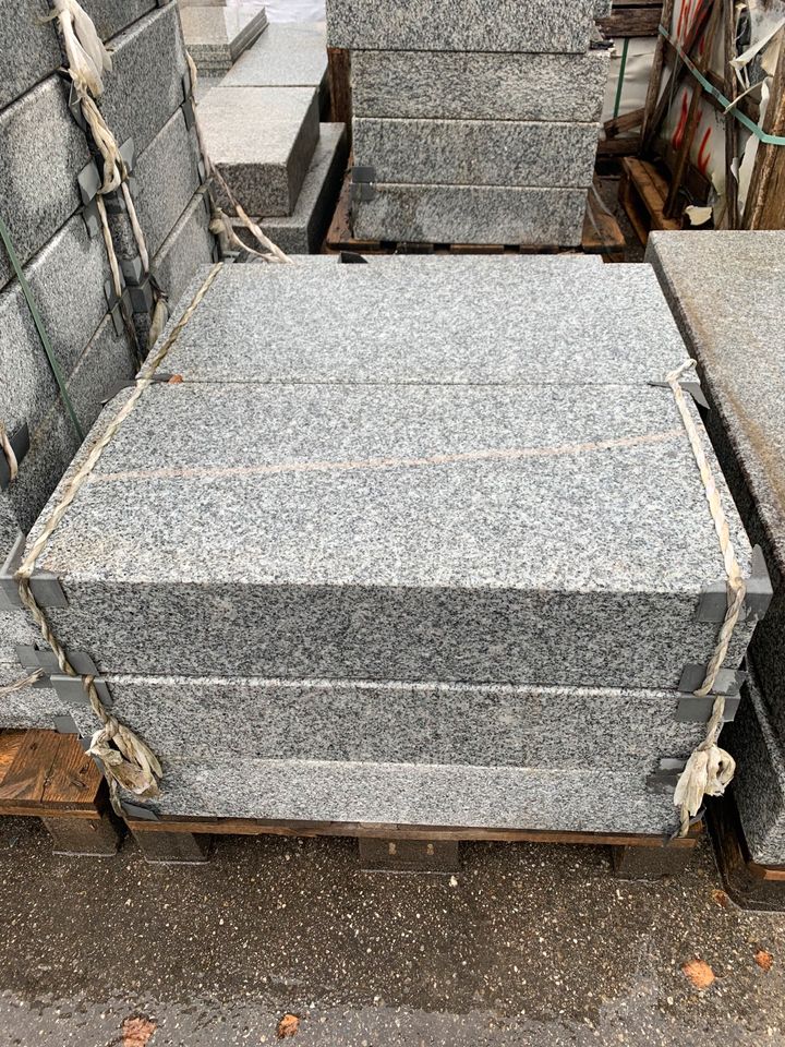 Granit Blockstufe 75 x 37 x 15 Grau Sonderangebot in Mammendorf