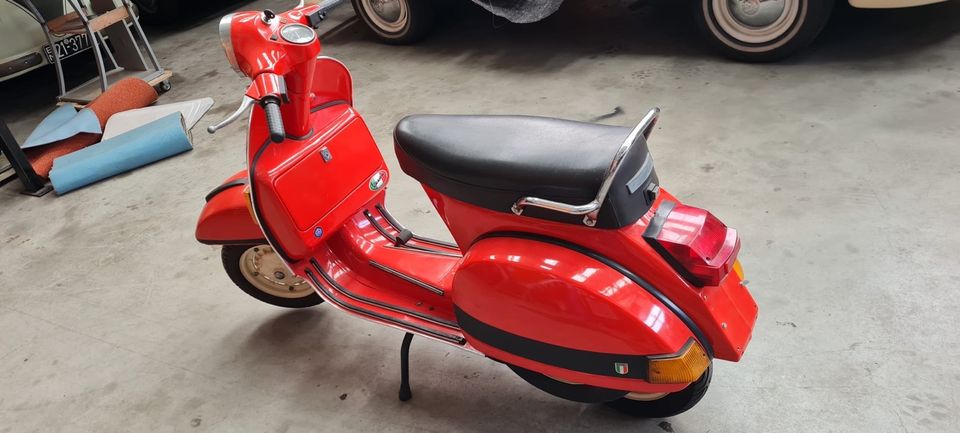 VESPA P200E in Marienhafe