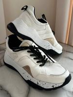 Turnschuhe - Sneaker - H&M Bayern - Buch Vorschau