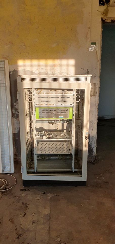 Rittal Server-Rack, Server Schrank, 19 Zoll, 136cmx80cmx55cm in Jena