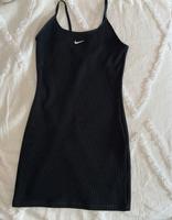 Trägerkleid von Nike Aubing-Lochhausen-Langwied - Aubing Vorschau