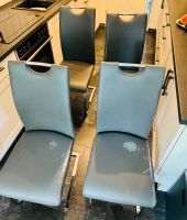 Schwingstühle Kunstleder grau 4 Stück/ Bezug Sitzfläche abgenutzt Nordrhein-Westfalen - Remscheid Vorschau