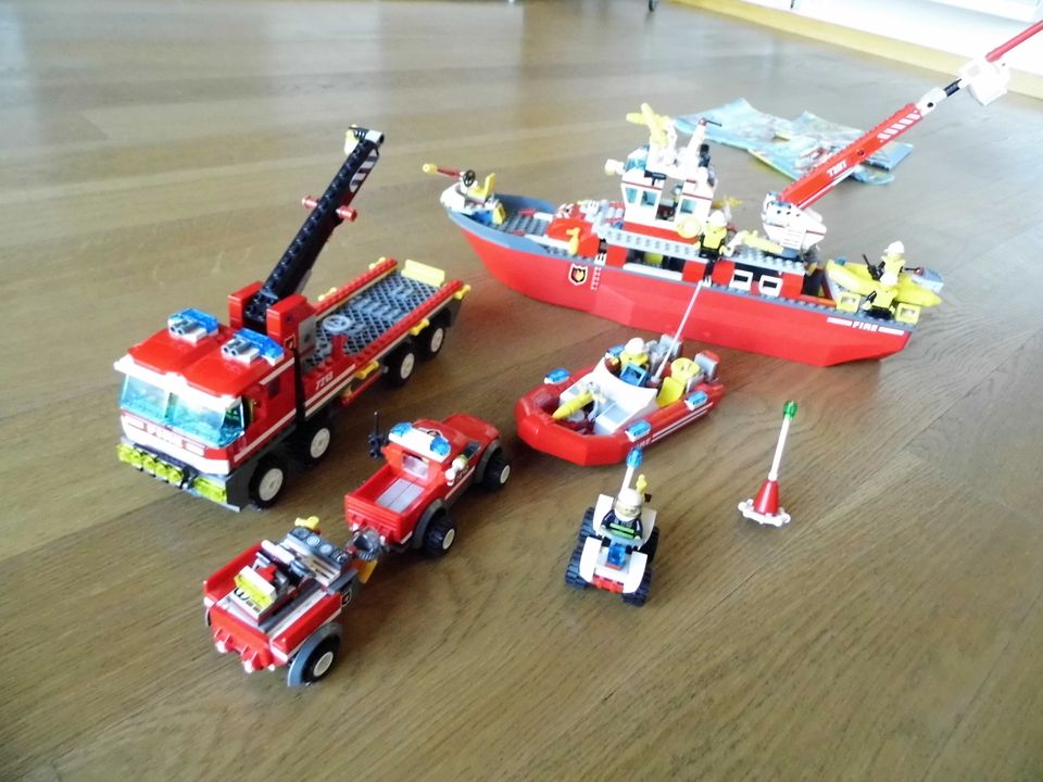 Lego CITY 66360 Feuerwehr Super Pack & 6389 Feuerwehrstation in Kreuzau