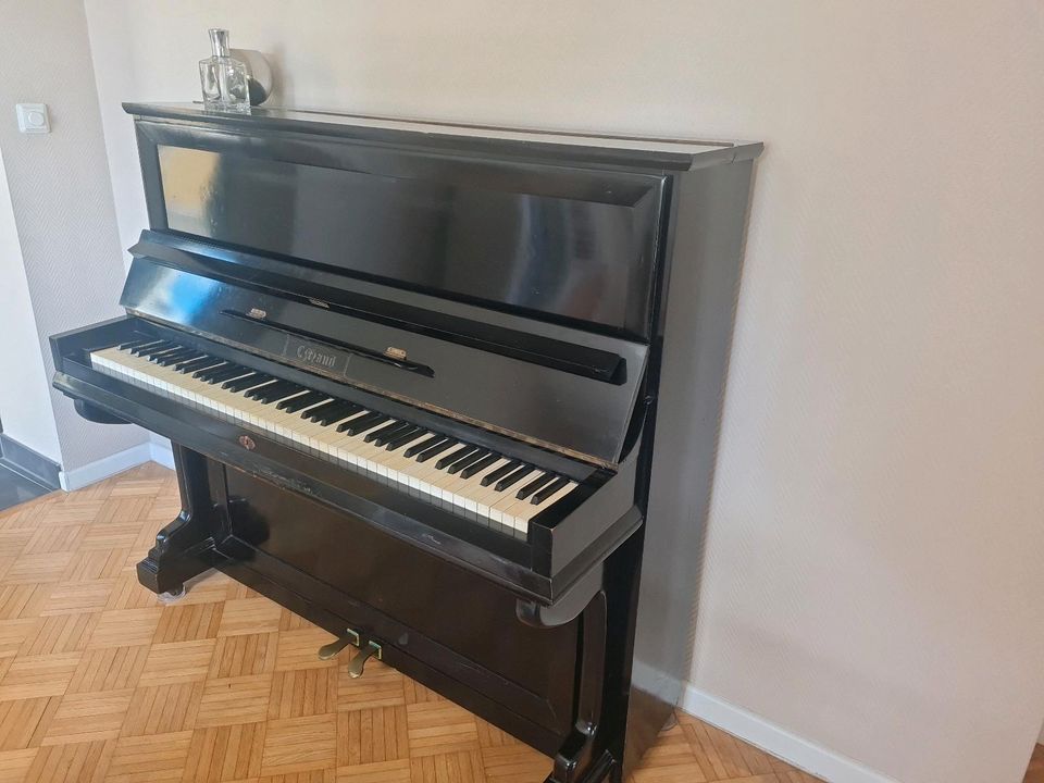 Klavier aus dem Hause C.Mand in Dornburg