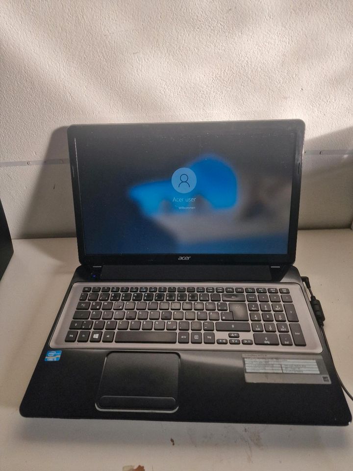 Acer TravelMate P273-M Laptop Windows 10 SSD 8GB Ram in Ritterhude